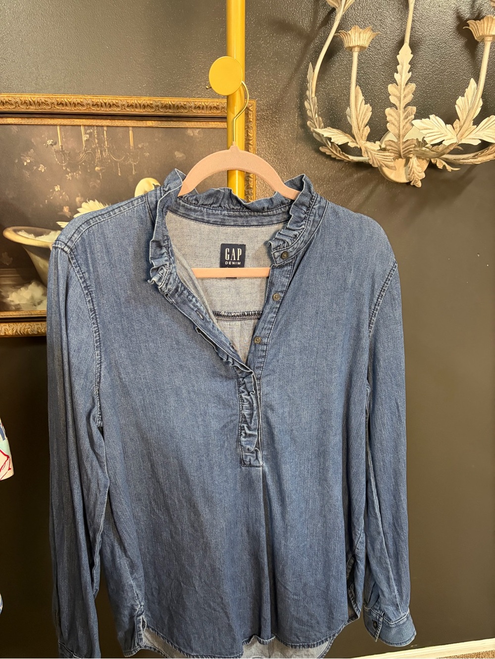 GAP Women's Light Blue Denim Ruffle-Trim Button Down Shirt